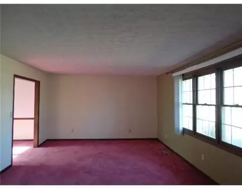 4632 N Plateau Dr, Springfield, OH 45502 photo 2
