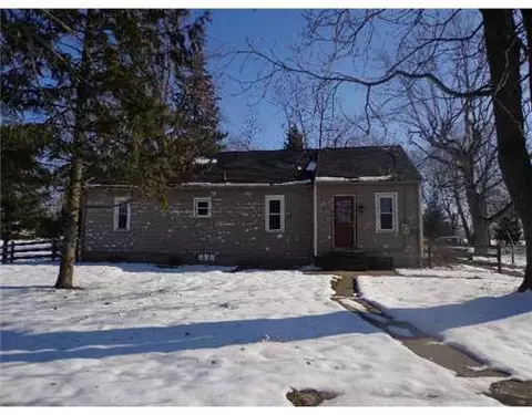 2425 Mechanicsburg Rd, Springfield, OH 45502 photo 2