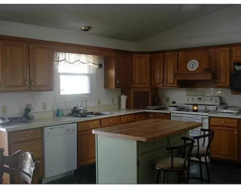 880 E Possum, Springfield, OH 45502 photo 4