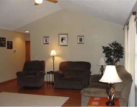 221 King Ct, Sidney, OH 45365 photo 2