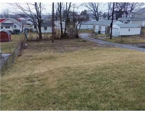 1906 Hillside, Springfield, OH 45503 photo 2