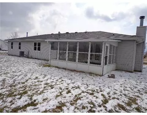 2148 Green Knl, Springfield, OH 45502 photo 2