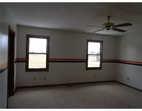 2148 Green Knl, Springfield, OH 45502 photo 9