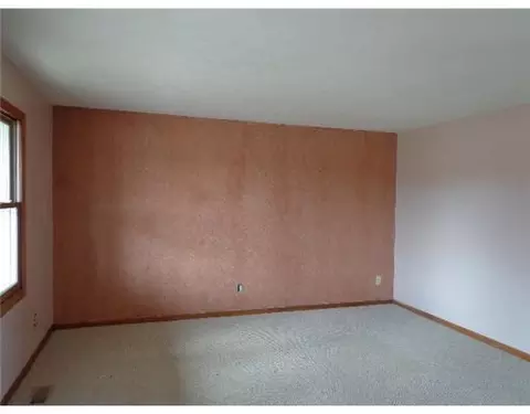 2148 Green Knl, Springfield, OH 45502 photo 3