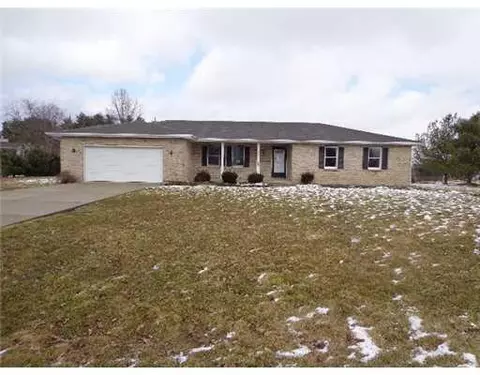 2148 Green Knl, Springfield, OH 45502 photo 1