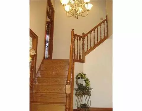 896 Forest Edge, Springfield, OH 45503 photo 2