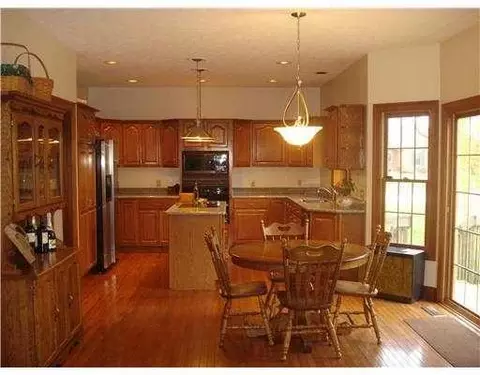 896 Forest Edge, Springfield, OH 45503 photo 4