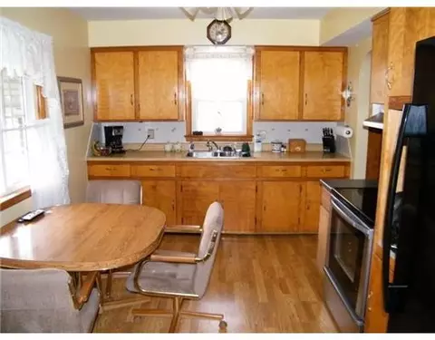 604 Stevison Dr, Springfield, OH 45503 photo 2