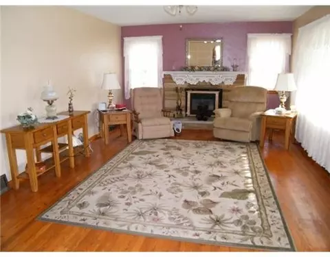 604 Stevison Dr, Springfield, OH 45503 photo 3
