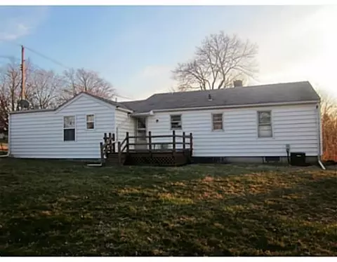 1412 Parkridge Dr, Springfield, OH 45506 photo 2
