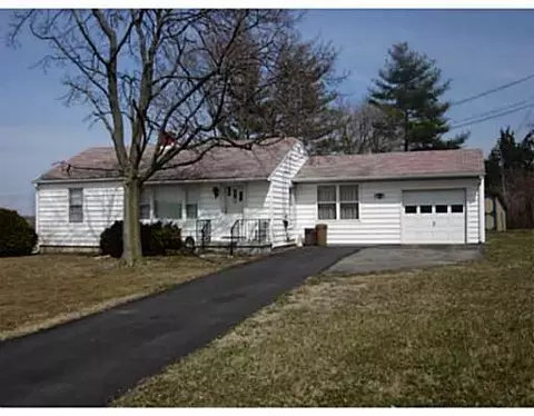 1412 Parkridge Dr, Springfield, OH 45506 photo 1
