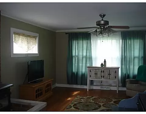 2866 Cumberland Dr, Springfield, OH 45506 photo 3