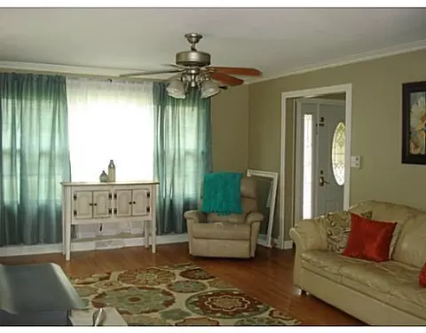 2866 Cumberland Dr, Springfield, OH 45506 photo 2