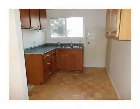 868 Champion Ave, Springfield, OH 45503 photo 3