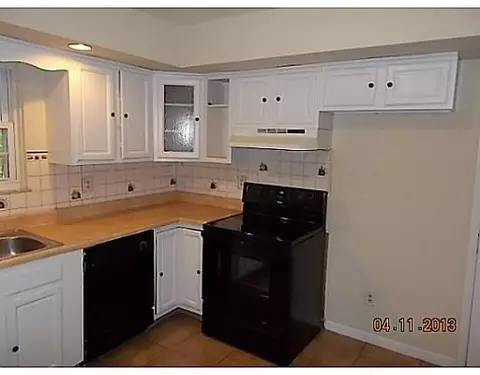 985 N Hampton Rd, Springfield, OH 45504 photo 2