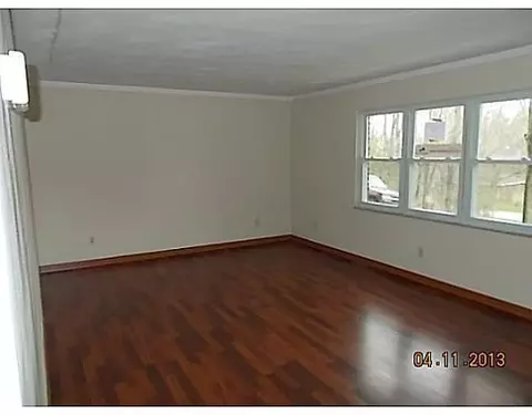 985 N Hampton Rd, Springfield, OH 45504 photo 3