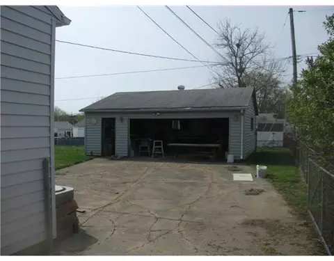 2743 Elmore Dr, Springfield, OH 45505 photo 2