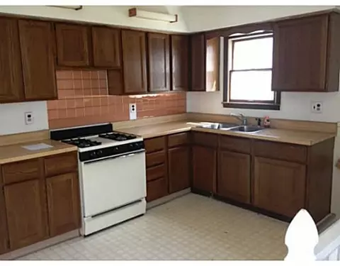2145 Beatrice St, Springfield, OH 45503 photo 2