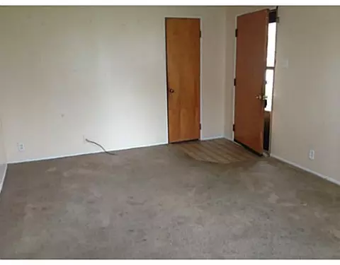 1832 Memorial Dr, Springfield, OH 45505 photo 4