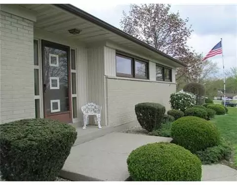 2120 Trails End, Springfield, OH 45503 photo 2