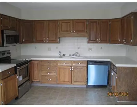 6325 Plateau, Springfield, OH 45502 photo 4