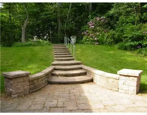2909 Locust Dr, Springfield, OH 45504 photo 3