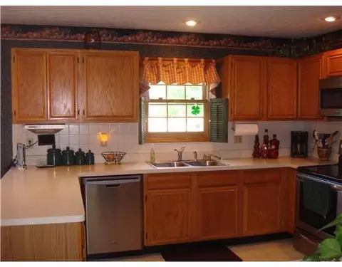1093 Kingsgate Rd, Springfield, OH 45503 photo 8