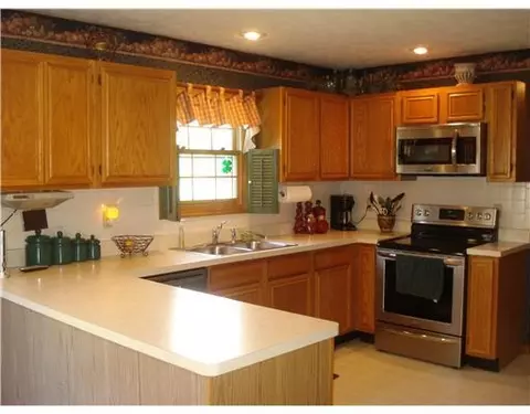 1093 Kingsgate Rd, Springfield, OH 45503 photo 6