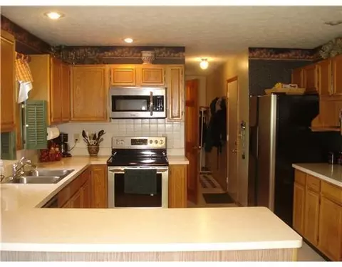 1093 Kingsgate Rd, Springfield, OH 45503 photo 7