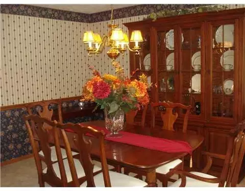 1093 Kingsgate Rd, Springfield, OH 45503 photo 3