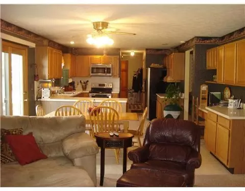 1093 Kingsgate Rd, Springfield, OH 45503 photo 10
