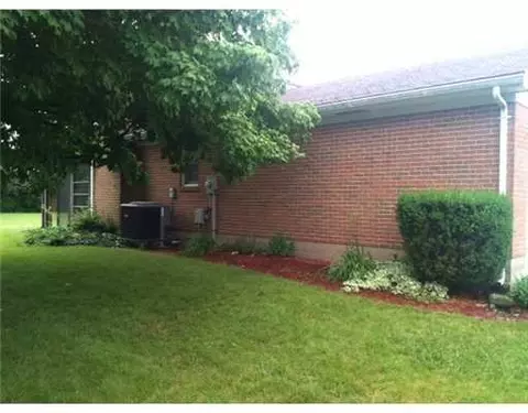 138 King Tree Ln, Springfield, OH 45506 photo 2
