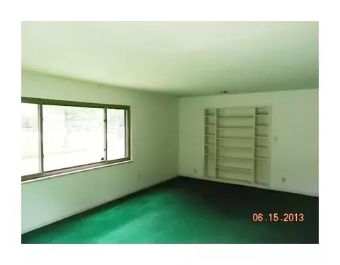 525 N Bechtle Ave, Springfield, OH 45504 photo 2