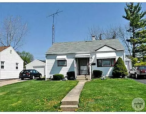 2418 Leland Dr, Springfield, OH 45505 photo 1