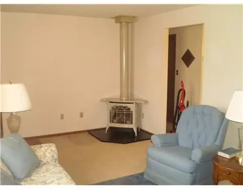 3930 Tacoma St, Springfield, OH 45503 photo 2