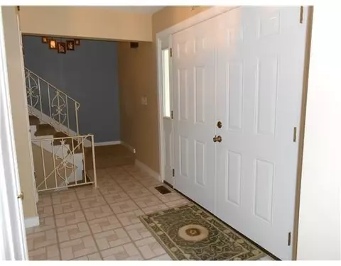 2626 Carousel Dr, Springfield, OH 45503 photo 3