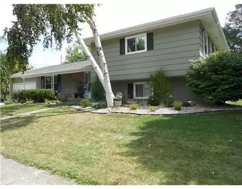 2626 Carousel Dr, Springfield, OH 45503 photo 1
