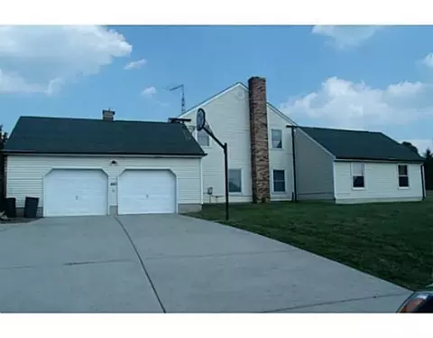 483 E County Line Rd, Springfield, OH 45502 photo 2