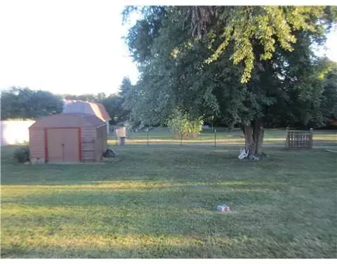 2911 Old Springfield Rd, Springfield, OH 45502 photo 2