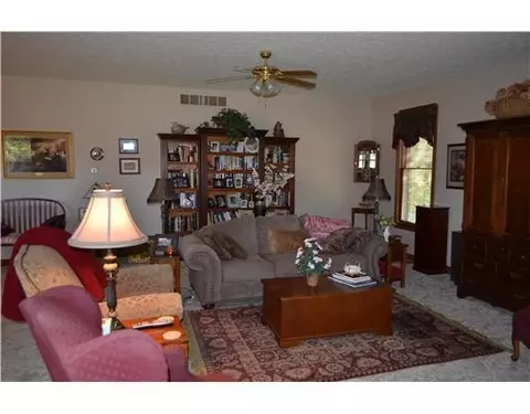 780 Timberview, Springfield, OH 45502 photo 3