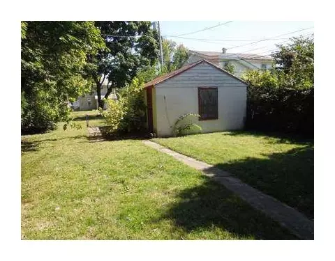 1704 Center Blvd, Springfield, OH 45506 photo 9