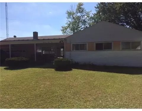 1733 Meadow Cir, Springfield, OH 45506 photo 1