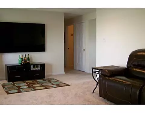 5861 Twitchell, Springfield, OH 45502 photo 11