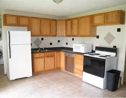 3224 Vineyard St, Springfield, OH 45503 photo 2