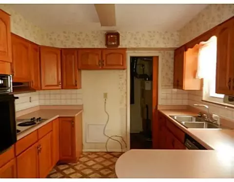 2066 Prospect Cir, Springfield, OH 45503 photo 9