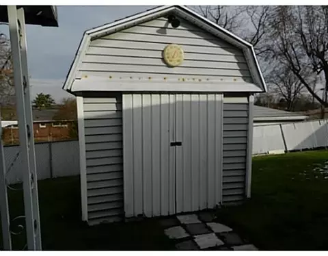 2066 Prospect Cir, Springfield, OH 45503 photo 17