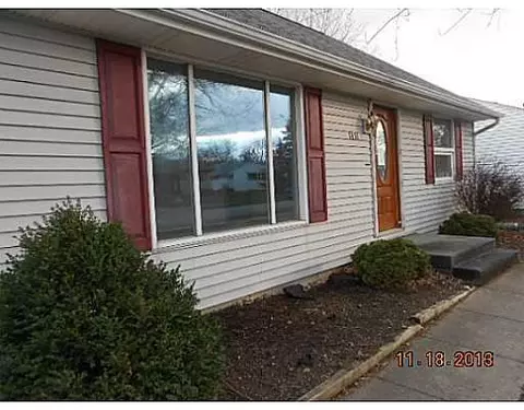 1014 Hawthorne St, Celina, OH 45822 photo 2