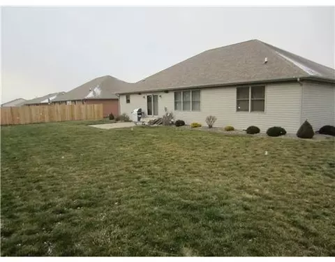 209 Diamond, Anna, OH 45302 photo 2