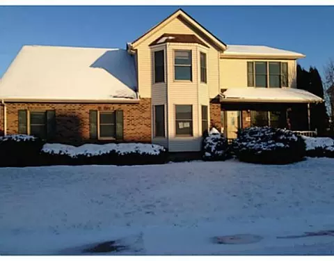 35 Fox Harbor Dr, Troy, OH 45373 photo 1