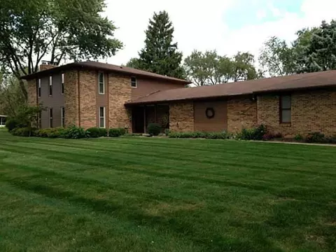 662 Oneida Dr, Springfield, OH 45502 photo 1